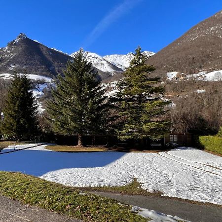 Apartamento T2 ensoleillé. Terrasse, jardin commun, vue, parking. Cauterets Exterior foto
